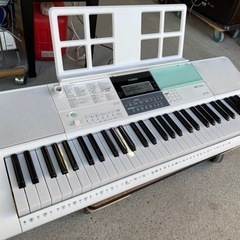 お薦め品‼️激安‼️カシオ 光ナビゲーションキーボード LK-5...
