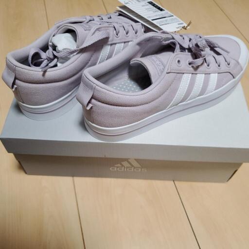 adidasスニーカー