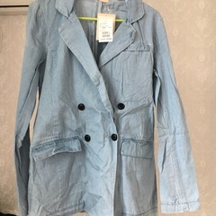 タグ付きのジャケット