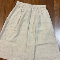 新品未使用 サンバレー SUNVALLEY  スカート　サイズM ウエスト平置き33(ゴム)、総丈56センチの画像