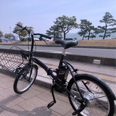 ほぼ新品 電動アシスト自転車の画像