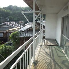 仲介手数料不要！岩風呂付・木造2階建庭付き 眺望よし。海近。生活保護対応、コンビニ徒歩2分。ペット可。住宅のほかテレワーク仕事場・別荘・店舗・社員寮としても − 岡山県