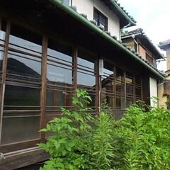 仲介手数料不要！岩風呂付・木造2階建庭付き 眺望よし。海近。生活保護対応、コンビニ徒歩2分。ペット可。住宅のほかテレワーク仕事場・別荘・店舗・社員寮としても - 不動産