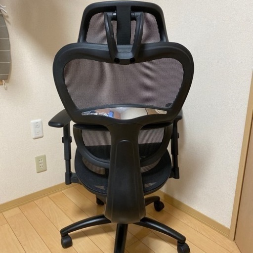 【美品】オフィスチェア/肘調整有/高さ調整有/角度固定有/メッシュ