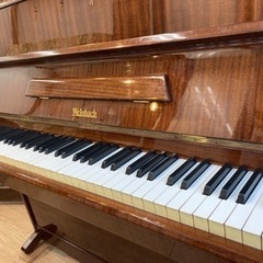 ペトロフのセカンドブランド　ワインバッハ　チェコのピアノの画像