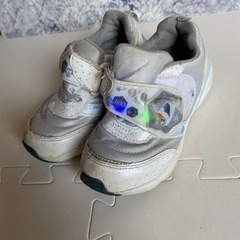 オラフ靴の画像