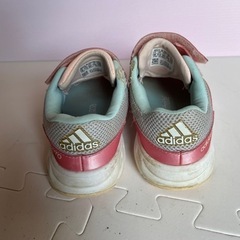 adidas靴の画像
