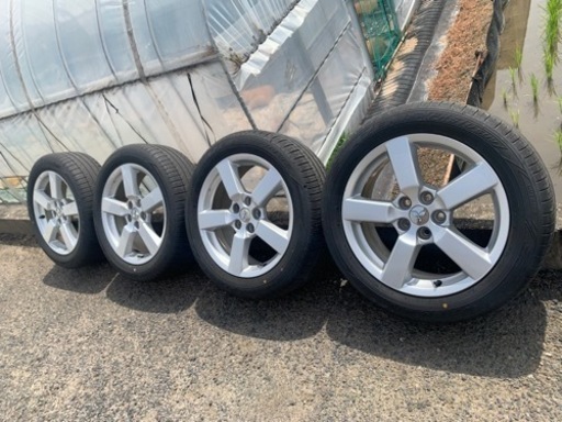 215/55R/18 インチ　走行2,000キロ　バリ山