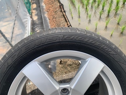 215/55R/18 インチ　走行2,000キロ　バリ山
