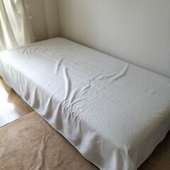 脚付きマットレス　シングルベッド　無料。