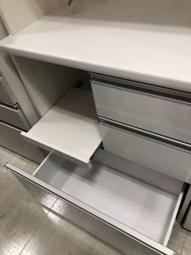 取りに来れる方限定！松田家具の２枚扉レンジボードです！