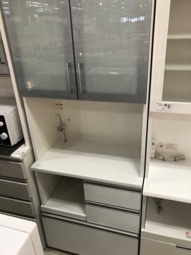 取りに来れる方限定！松田家具の２枚扉レンジボードです！