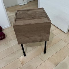 アイリスオーヤマ　サイドテーブル　の画像