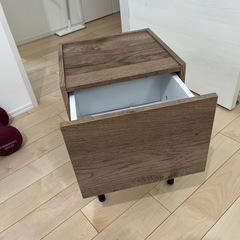 アイリスオーヤマ　サイドテーブル　の画像