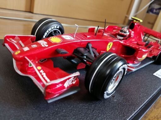 ミニカー　F1 フェラーリ（2007年） 1/18
