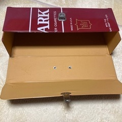 LARK?レトロなケースの画像
