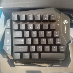ほぼ新品　GameSir VX AimSwitch ゲーミングキーボード&マウス ワイヤレスキーボード GAMESIR VXの画像