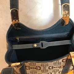 GUCCI バックホースビット柄　キャンバス　金具の画像