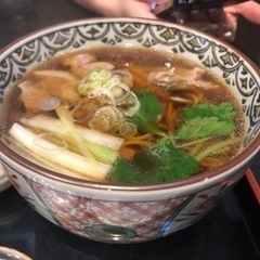 飲食店の開業に向けて料理の試食をしてくれる方