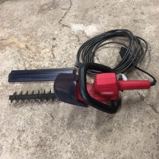 ヘッジトリマー HITACHI 日立 ヒタチ FCH 30SB 植木バリカン 刈払機 生垣剪定 刈り込み 造園 庭師 電動工具 延長コード付き 赤色 北海道旭川市直接取引歓迎