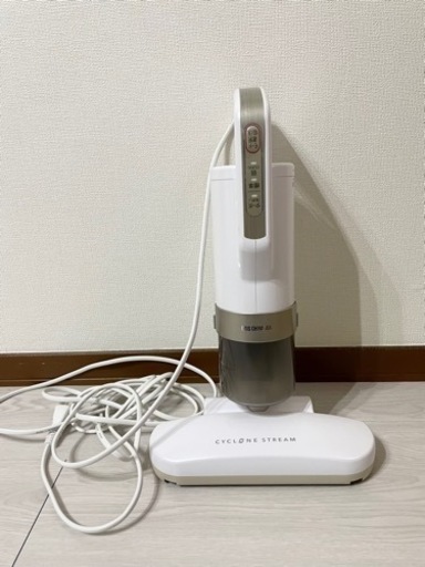 【取りにきていただける方】値下げしました✩アイリスオーヤマ　布団クリーナー掃除機