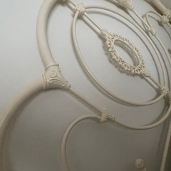 ローラアシュレイ　セミダブルベッドフレームの画像