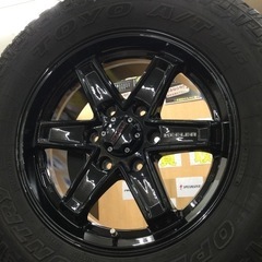 定価183,100円 KEELER 17インチブロックタイヤ TOYO 265/65R17 ハイラックスサーフ ラウンドクルーザー プラド ハイエース パジェロ FJクルーザー ブラックエーディションの画像