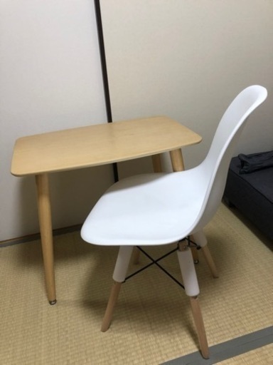 テーブルと椅子