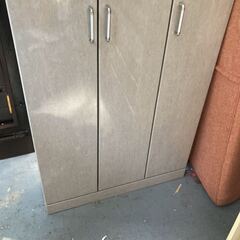 収納 棚 扉付き 片付け 下駄箱 玄関 台所 居間