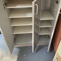収納 棚 扉付き 片付け 下駄箱 玄関 台所 居間の画像