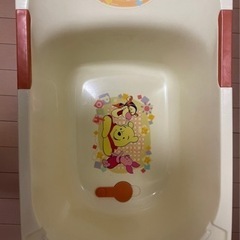 プーさんベビーバスの画像