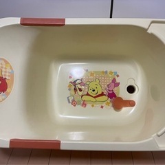 プーさんベビーバスの画像