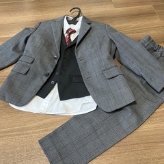 男の子　フォーマル  スーツ　コムサ　120センチ　定価4万円ほど