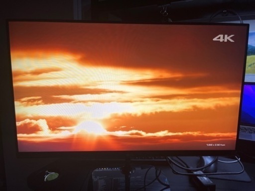 27 インチモニター