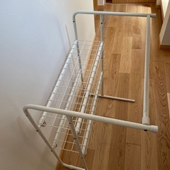 押入れ収納　ハンガーラックの画像