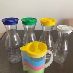ドリンクボトルとコップのセット無料で差し上げます。