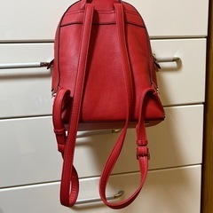 GUESS リュック 赤の画像