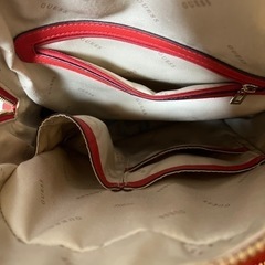 GUESS リュック 赤の画像