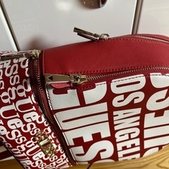 GUESS リュック 赤の画像
