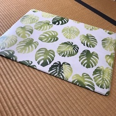 【引越整理中】フロアマット PVC 拭ける お手入れ簡単【早い者...