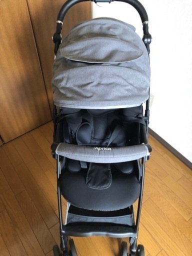 アップリカ　ラクーナエアーコンパクト　ベビーカー　ベビーザラス限定