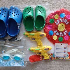 子供用クロックス２足＋オマケ