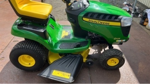 ジョンディア D125 自走式 芝刈り機 使用時間23h john deere