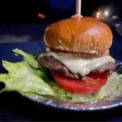 【10月の部】海でハンバーガー作り！？ - 那覇市