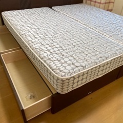 シングルベッド　2つの画像