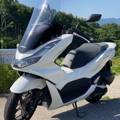 《2021年製　ヤマハ　PCX125》JK05  ホワイト  極上車