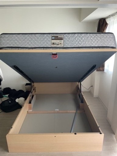 引っ越しにつき高級家具を売ります