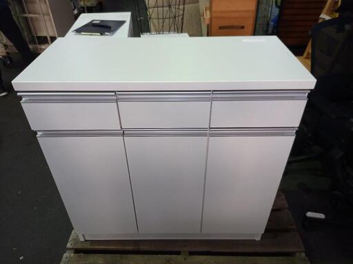 【値下げ致しました!】カップボード【傷一つ有り・小】コンセント付き家具