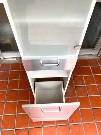 【値下げしました】食器棚　ホワイト　高さ1815mm  収納家具　シェルフ　スリム
