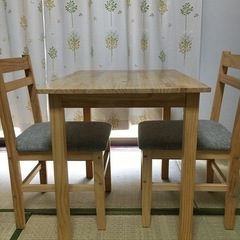 木のテーブル　木の板までもらってくれる方0円の画像